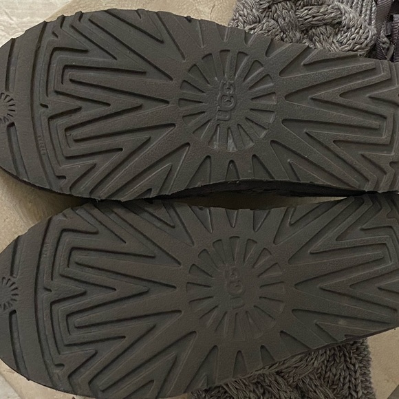 UGG gray sweater boots, women’s size 8 - Picture 3 of 3